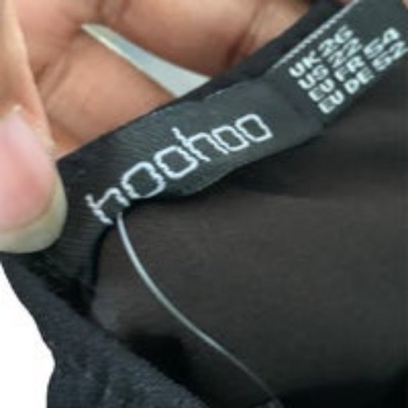 Boohoo Plus Crepe Tie Front Asymmetric Top - Picture 7 of 7